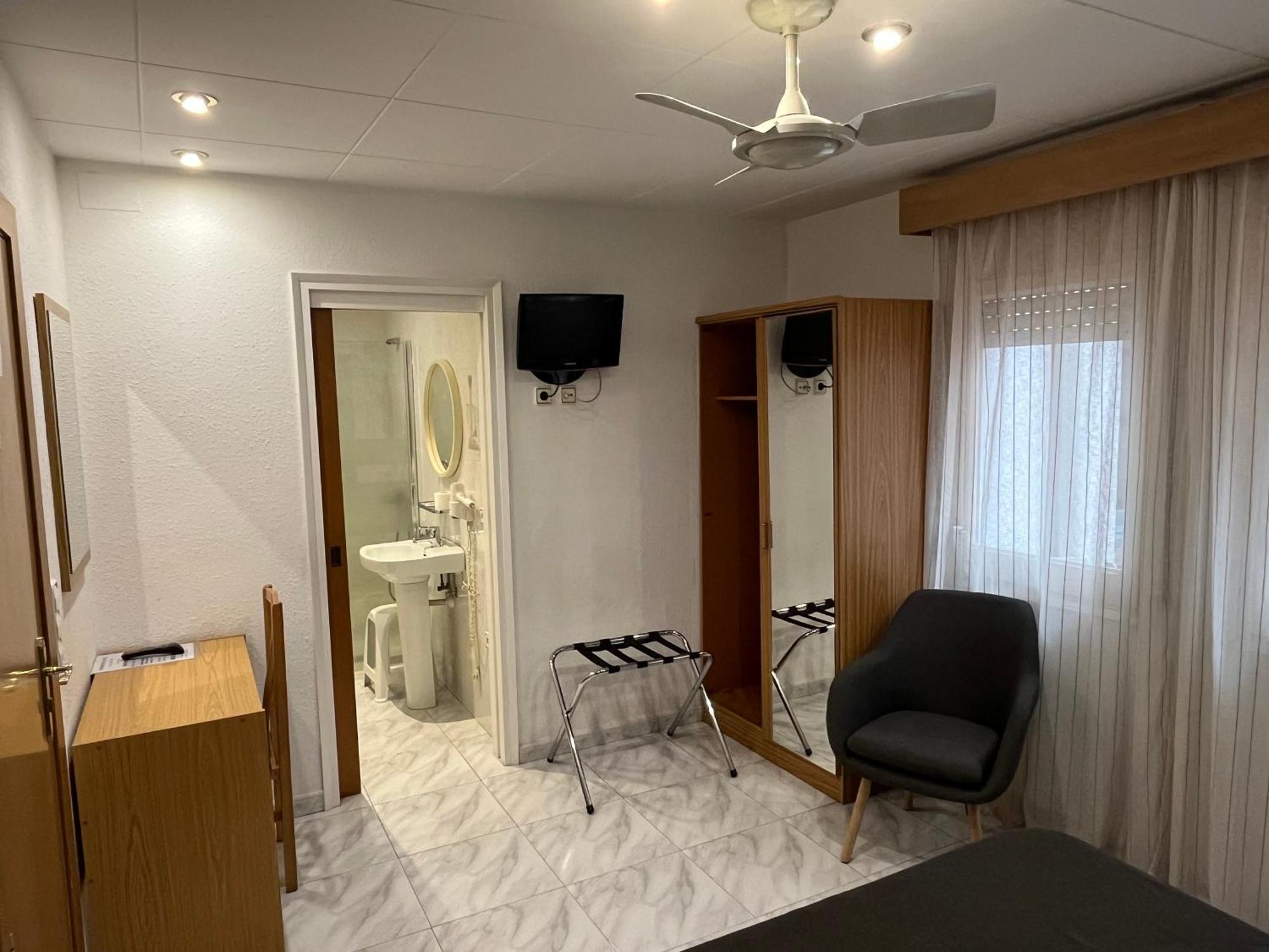 Hostal Tarres Anglés Oda fotoğraf