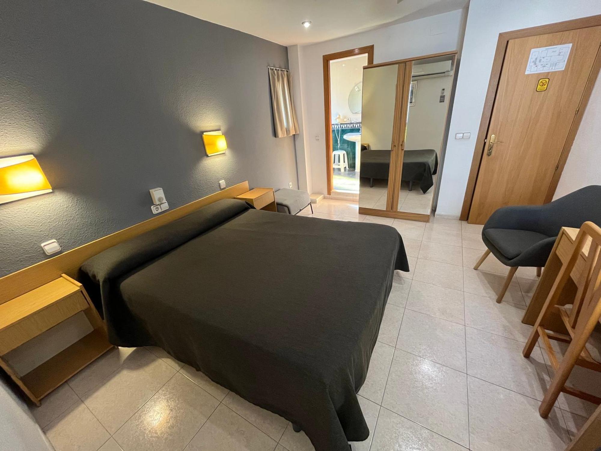 Hostal Tarres Anglés Oda fotoğraf